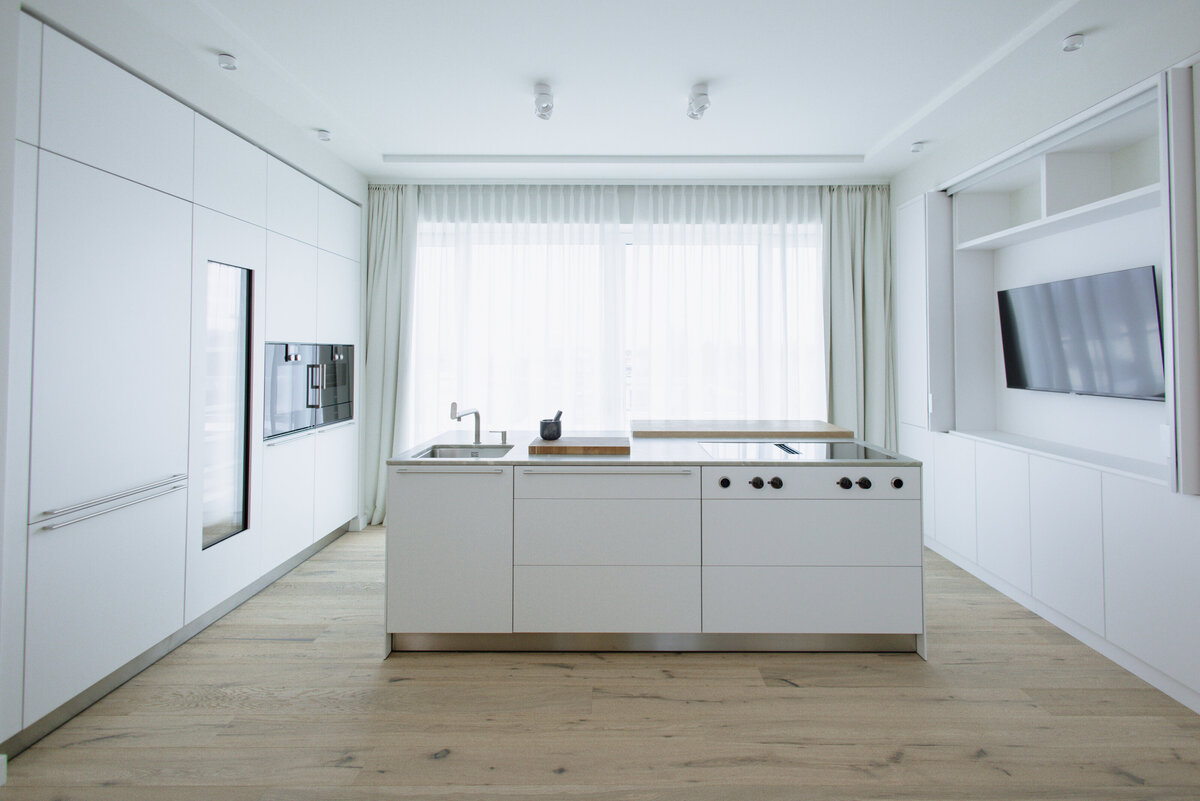 Ansicht-offene-Küche-Penthouse-im-the-breeze