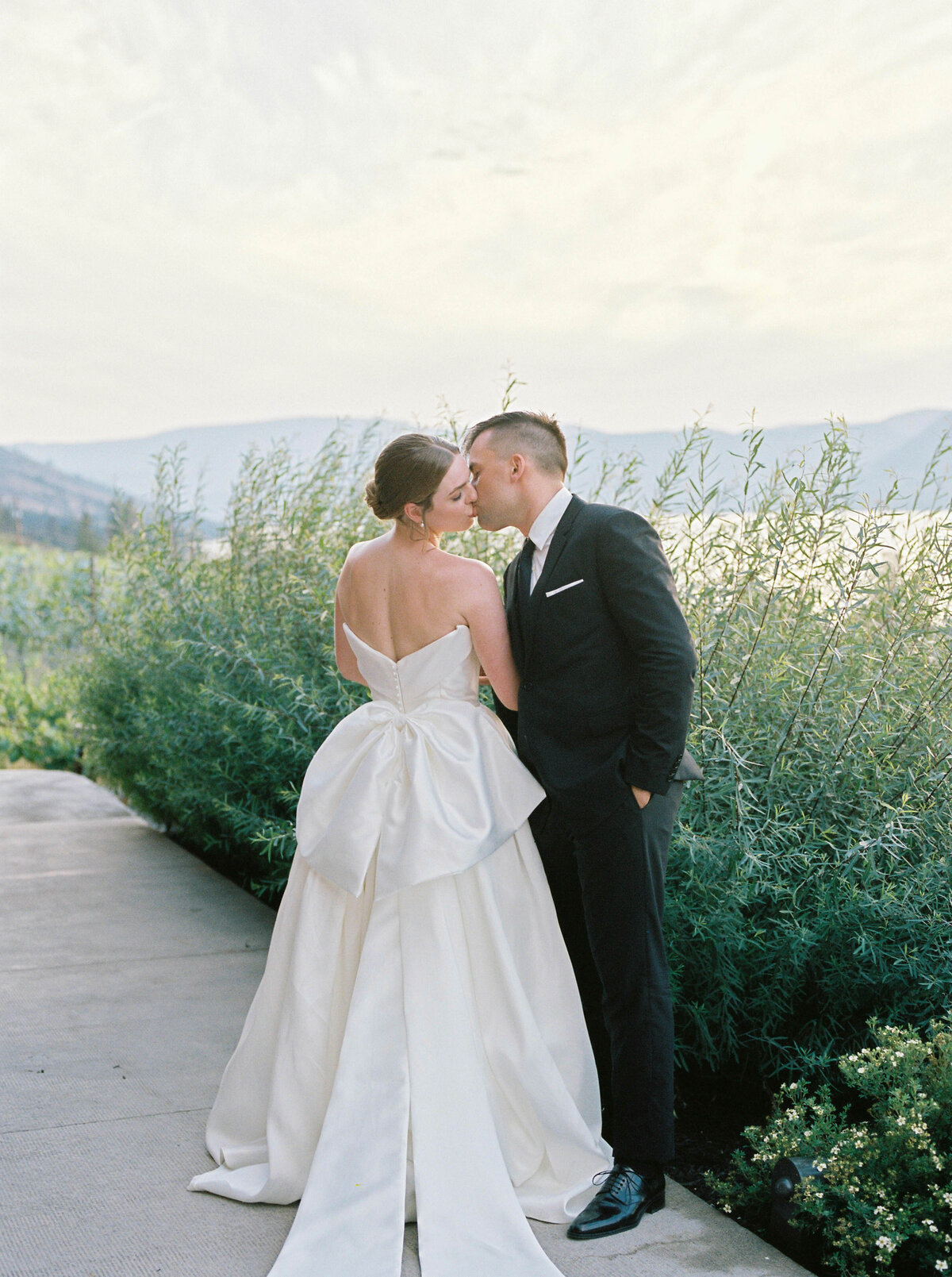 minted-photography-cedar-creek-winery-wedding-bc-118