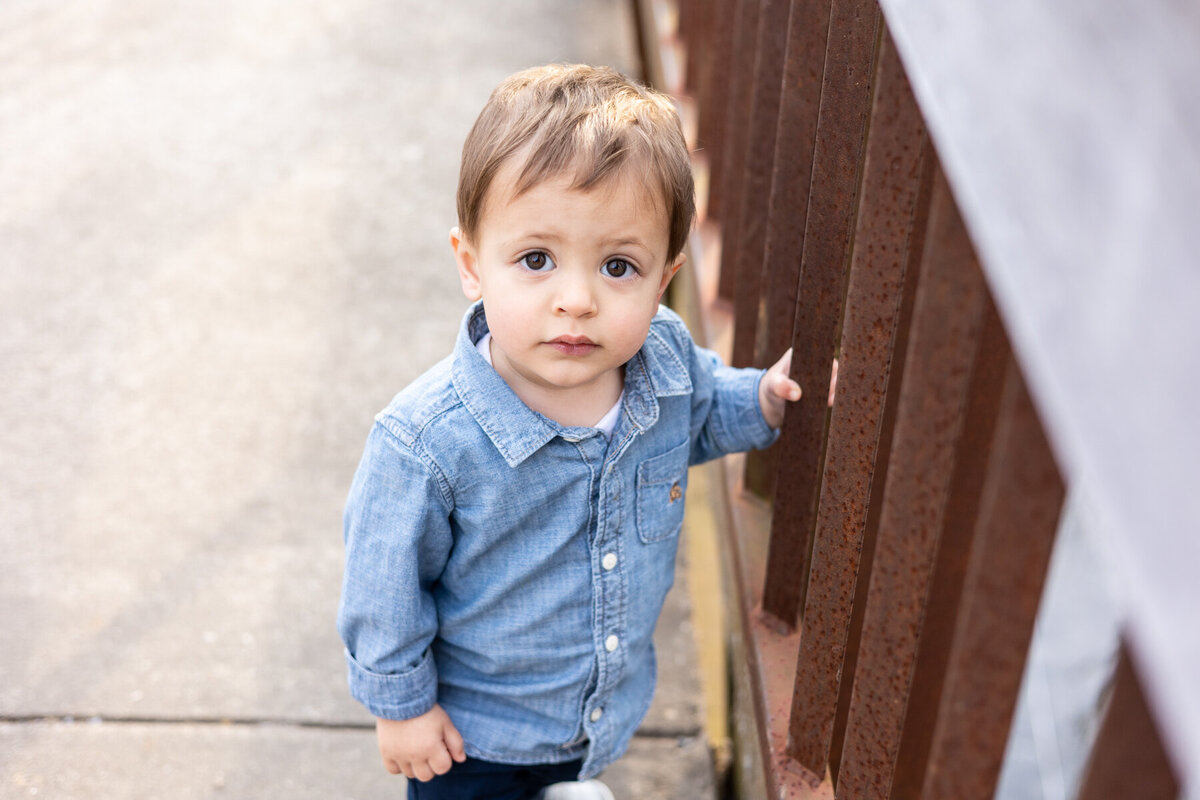 Outdoor-18-month-milestone-photography-session-Lexington-KY-photographer