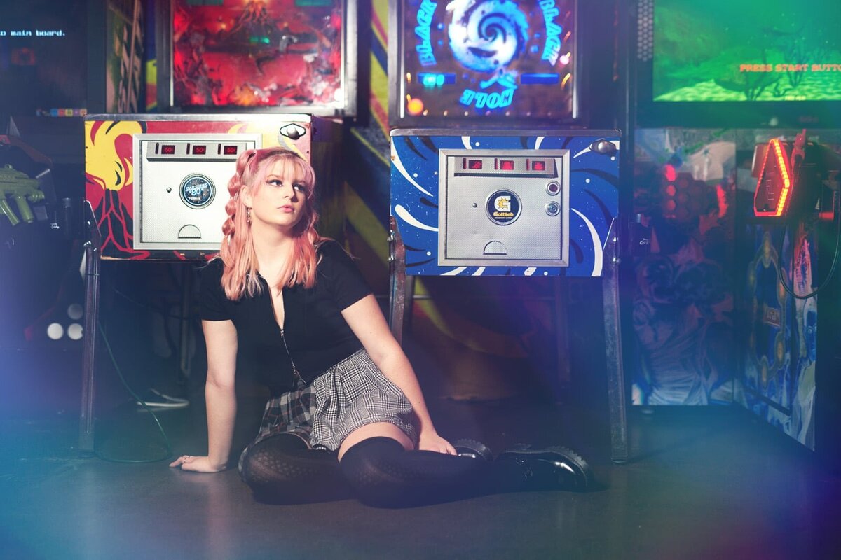 High School Senior Picture Photographer in a Retro Arcade Setting-11