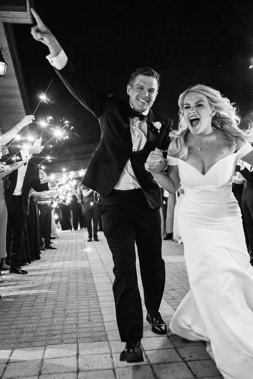 stein-eriksen-lodge-july-summer-park-city-mountain-wedding-pepper-nix-2212-2737bw
