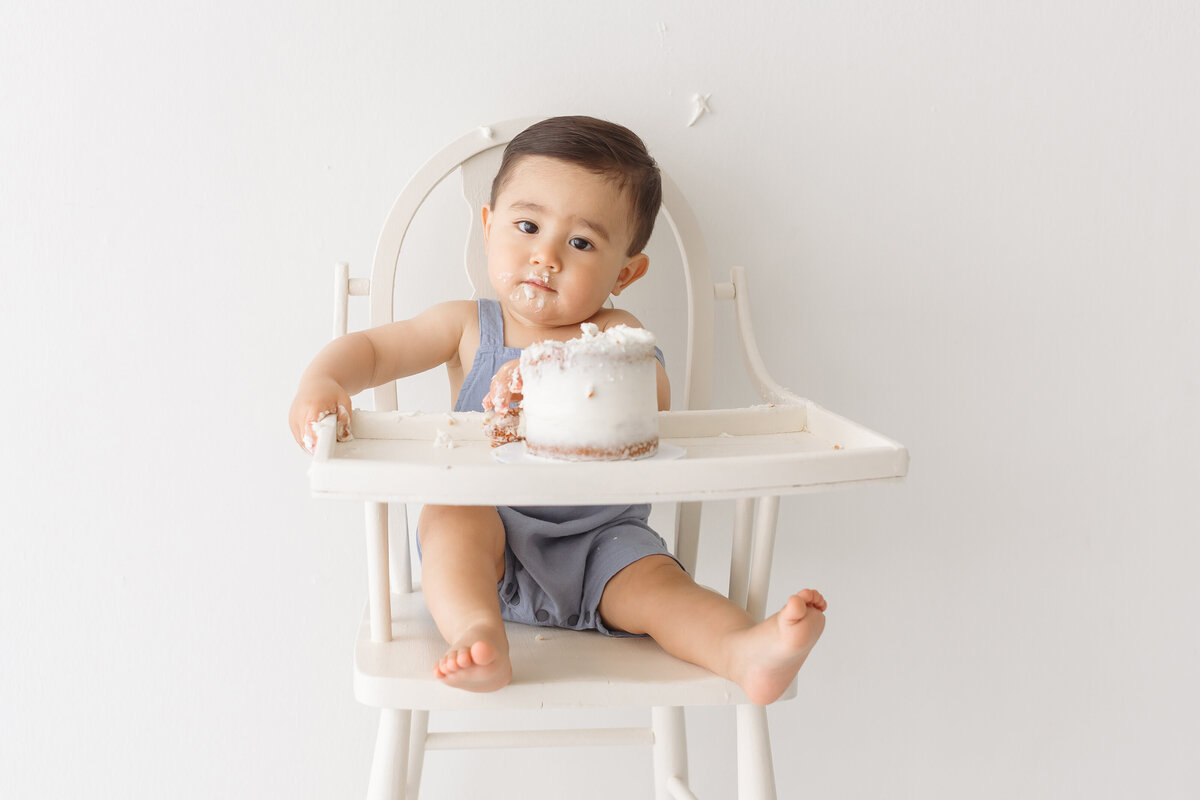 baby not interested in cake