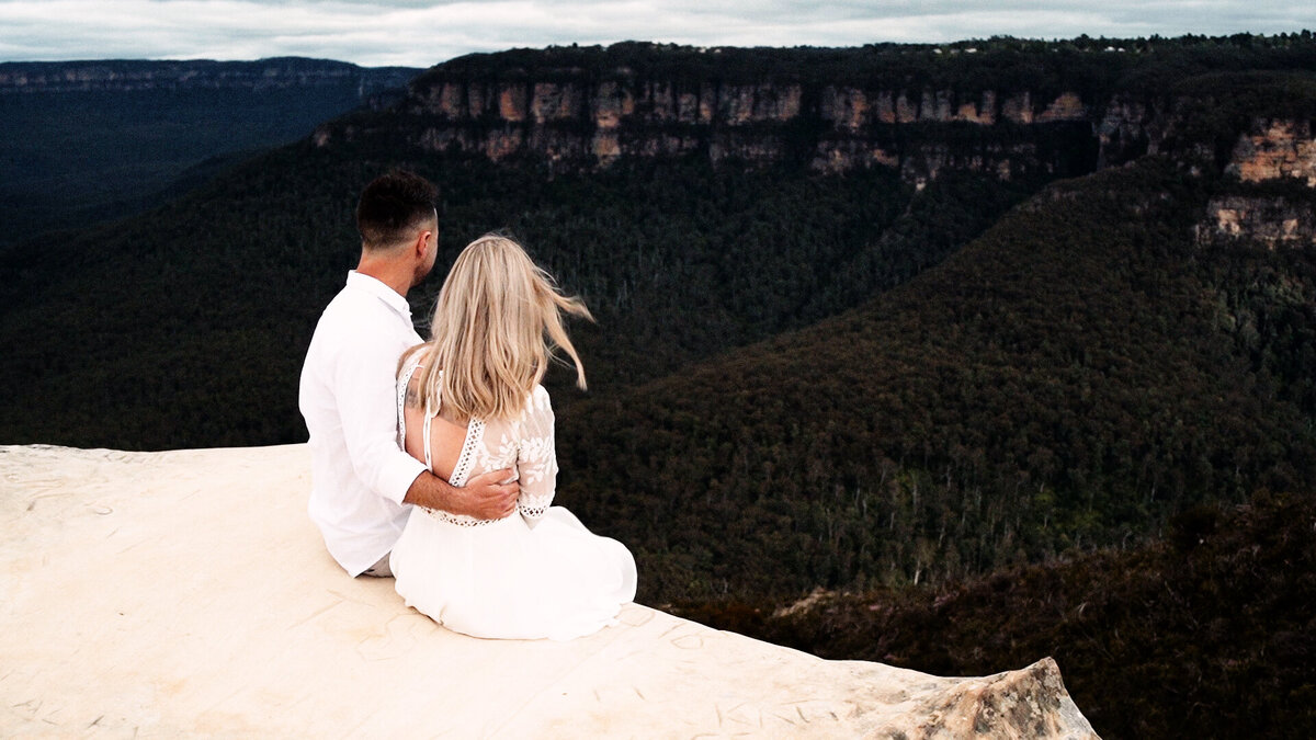 Jess+Luke-Blue-Mountains-Seclusions-The-Beginning1
