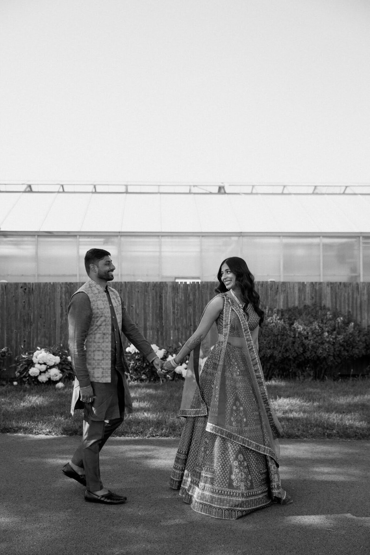 Nichole-Babiez-Photography-wedding-photographer-indian-wedding-photographer-mendhi-sangeet-baraat-luxury-chicago-illinois-marriott-schaumburg-26