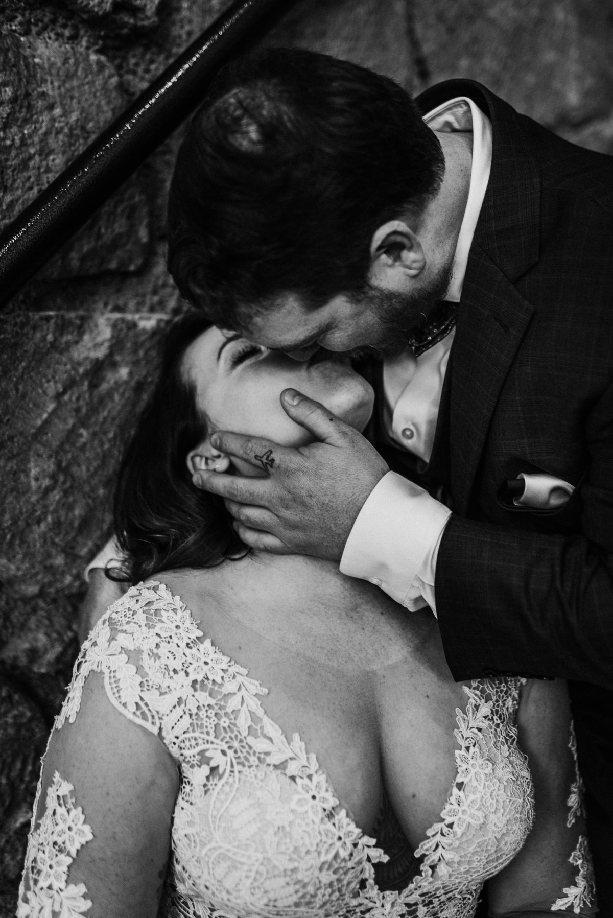 meredith_sands_wedding_photographer_bend_oregon_tower_theater_mcmenamins_-5