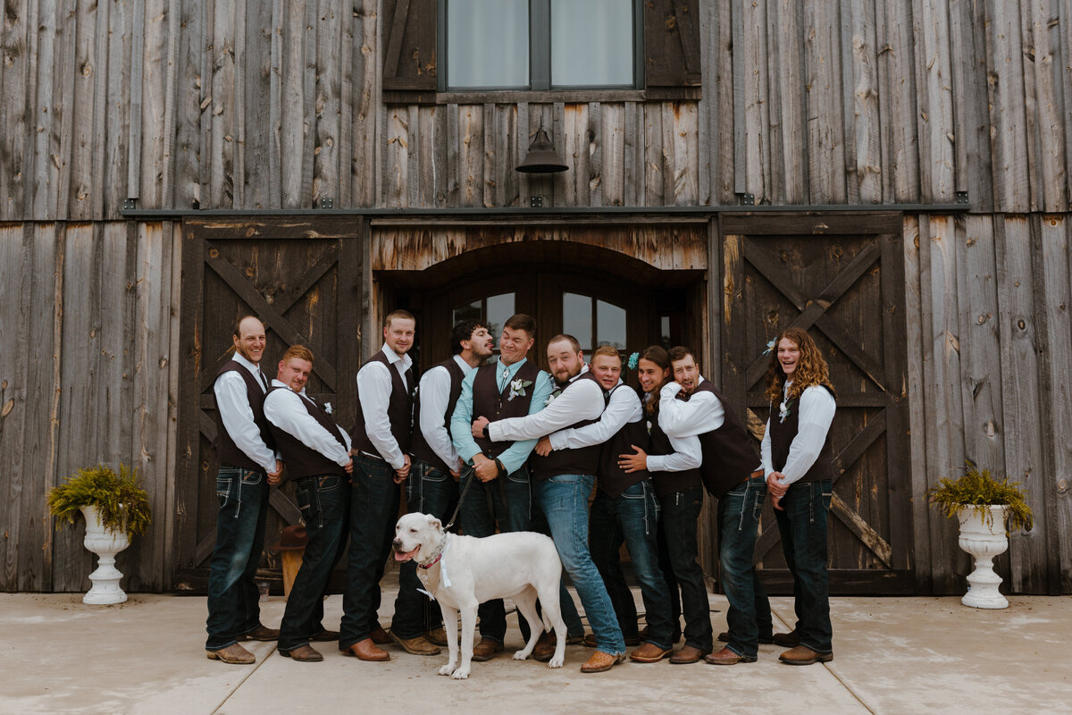 colorado-wedding-photographer-in-soddy-daisy-tennessee-at-mountain-heights-venue-near-nashville-horse-dog-lake-barn-412