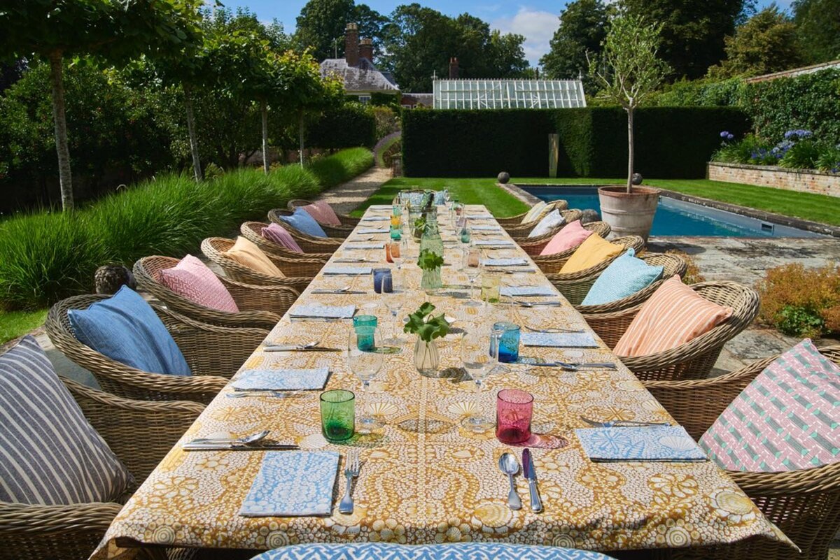 10-LIFESTYLE OUTDOOR-CUSHIONS_TABLE CLOTH_NAPKINS-POLYESTER-PATTERN VARIOUS-COLOUR VARIOUS-ACCESSORIES-LOW