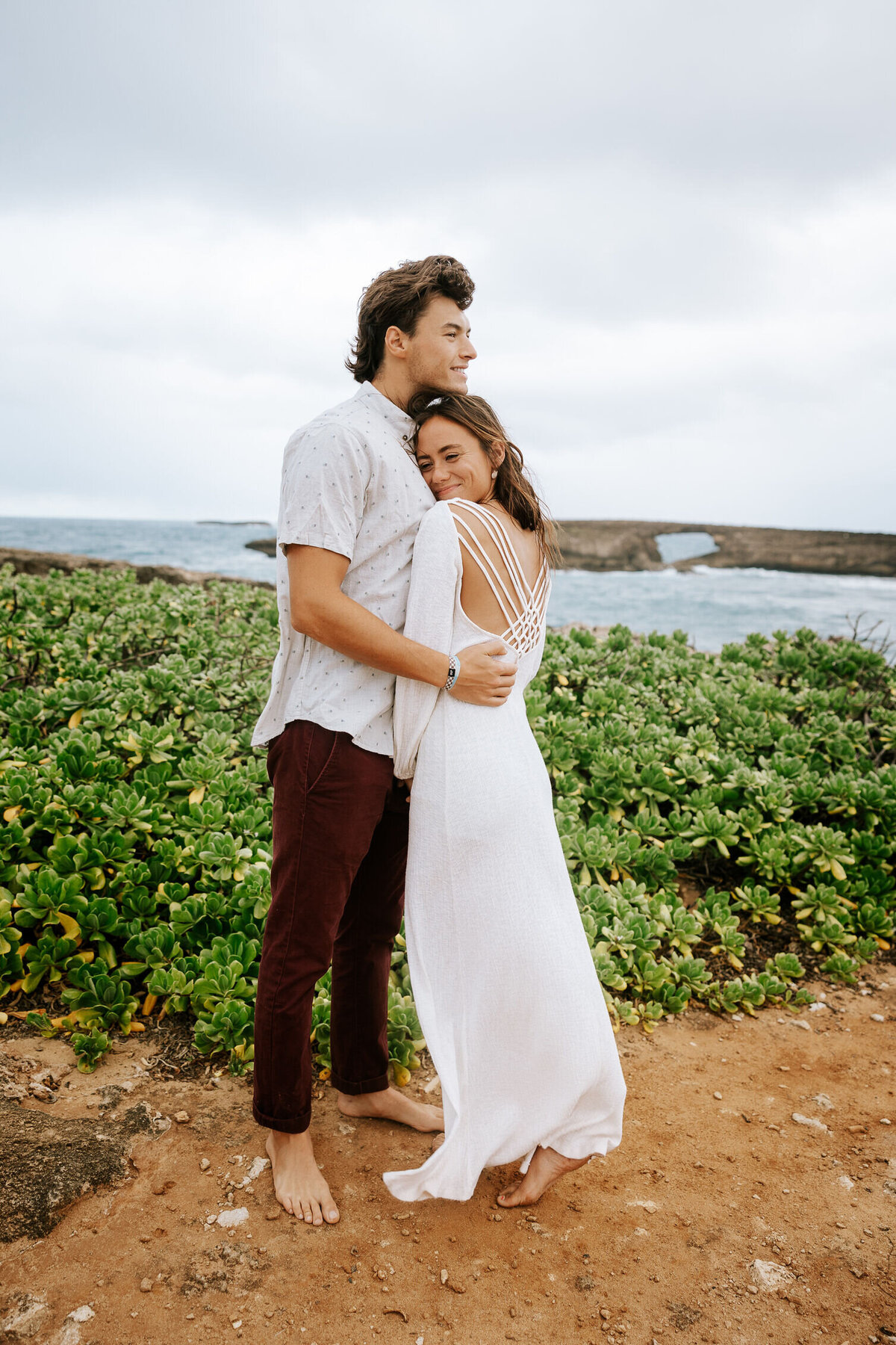 North_Shore_of_Oahu_Engagement_Photos_Skateboards_Laie_Kahuku_Haleiwa-13