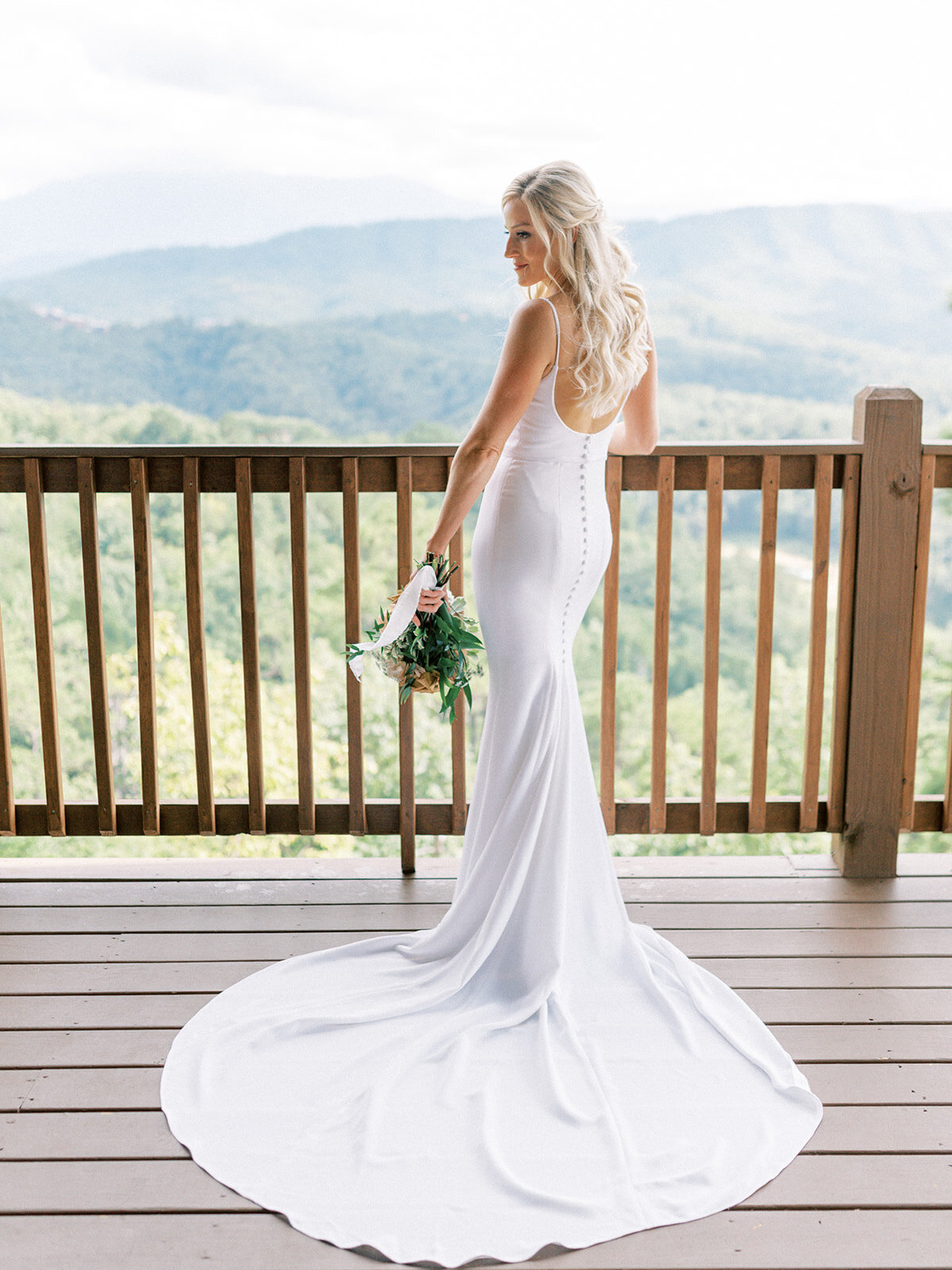 smoky-mountain-wedding-venues-magnolia-classic-gowns