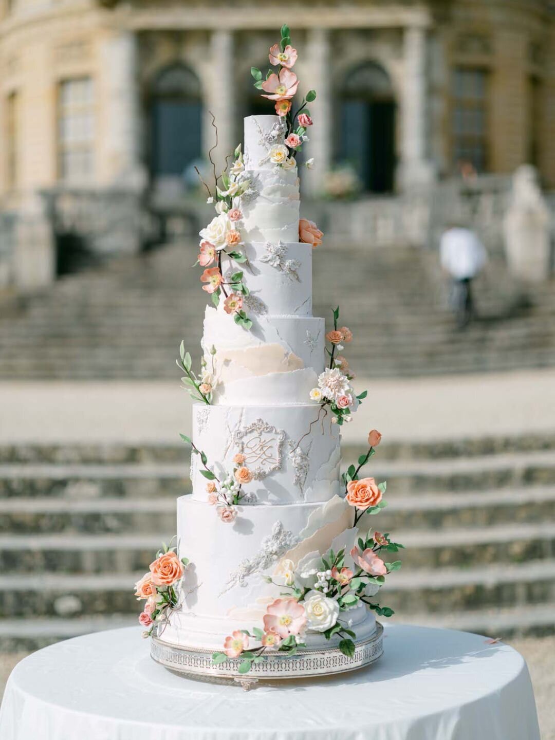 Fairytale Castle Wedding Chateau de Vaux-le-Vicomte France by @alejandrapoupelevents 20