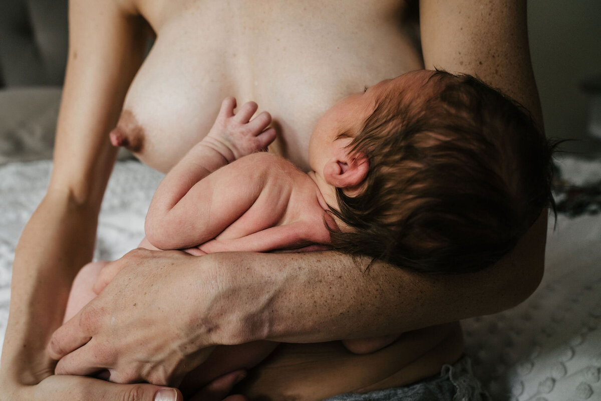 intimate-postpartum-photography-27