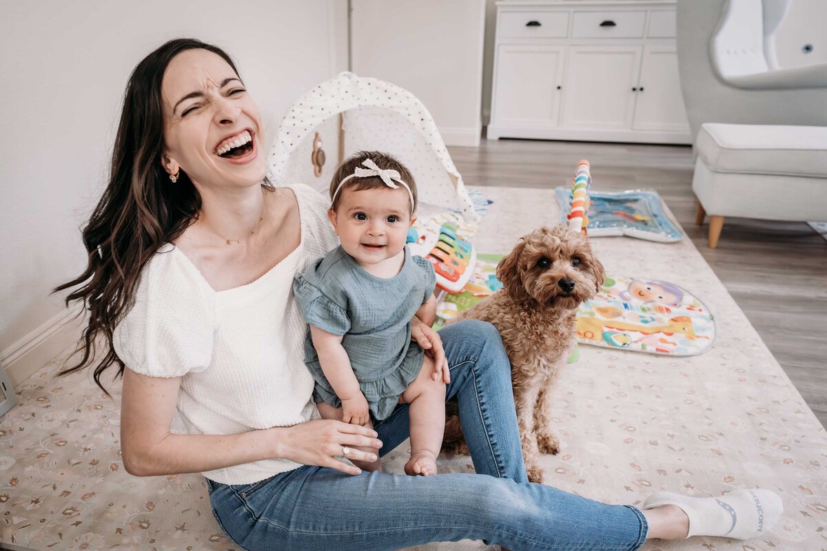lifestyle-motherhood-laughter