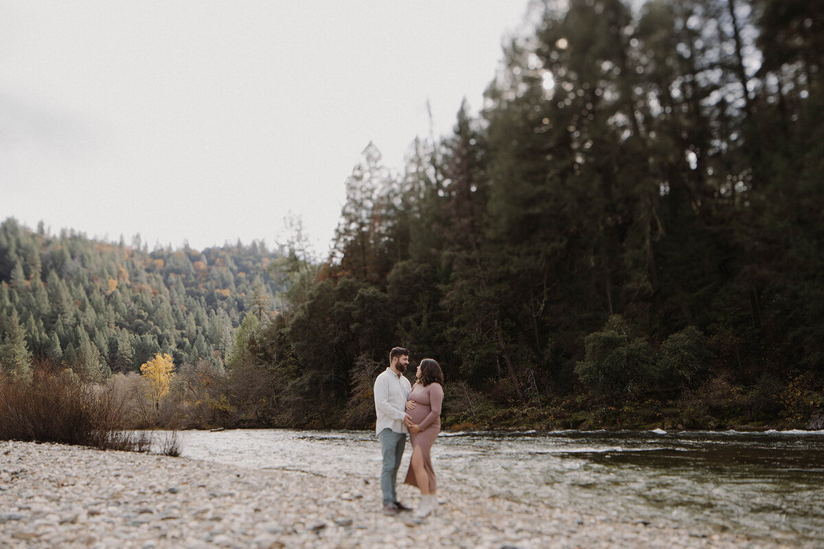Becca+JackMaternityFall2023228A0280-Copy1_websize