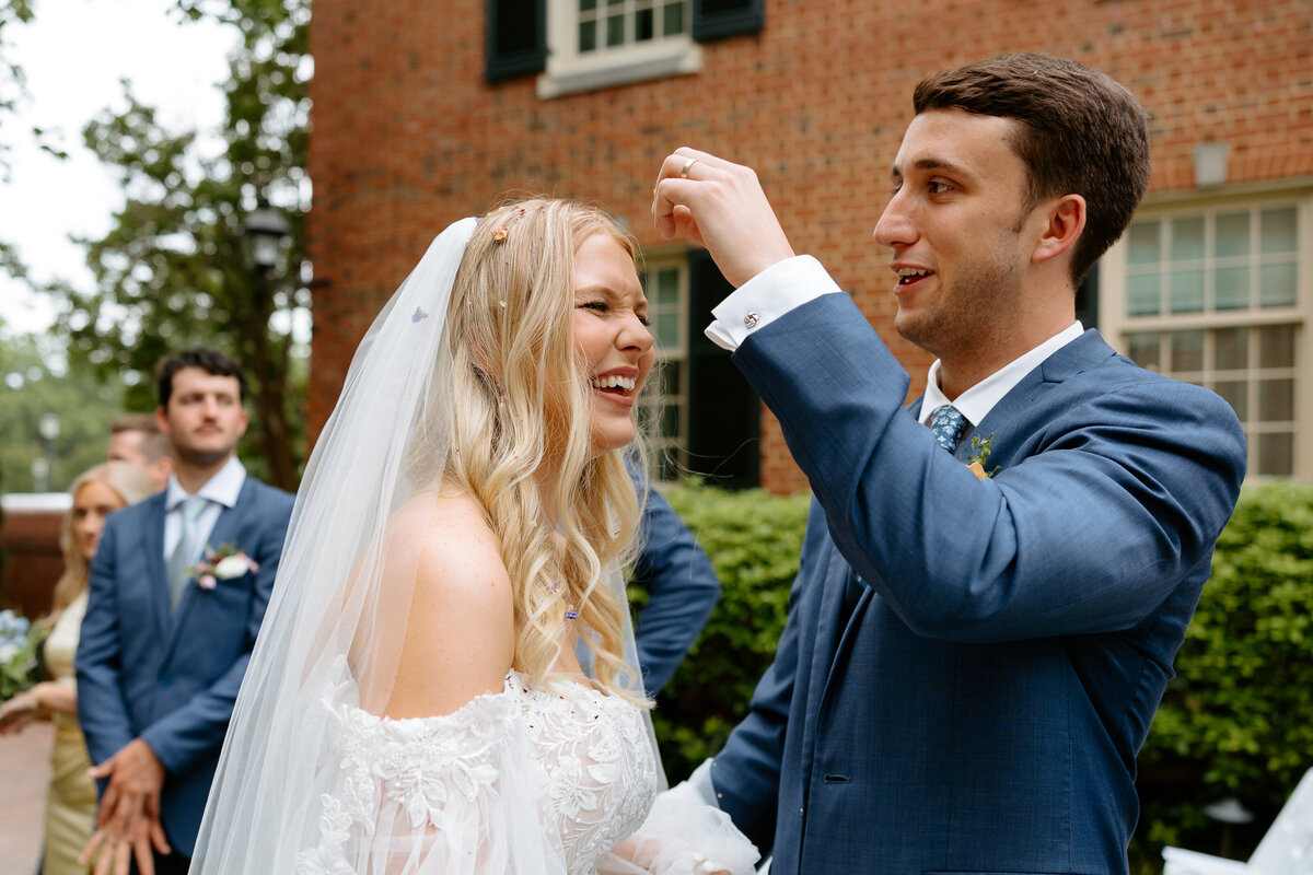 candid wedding photography