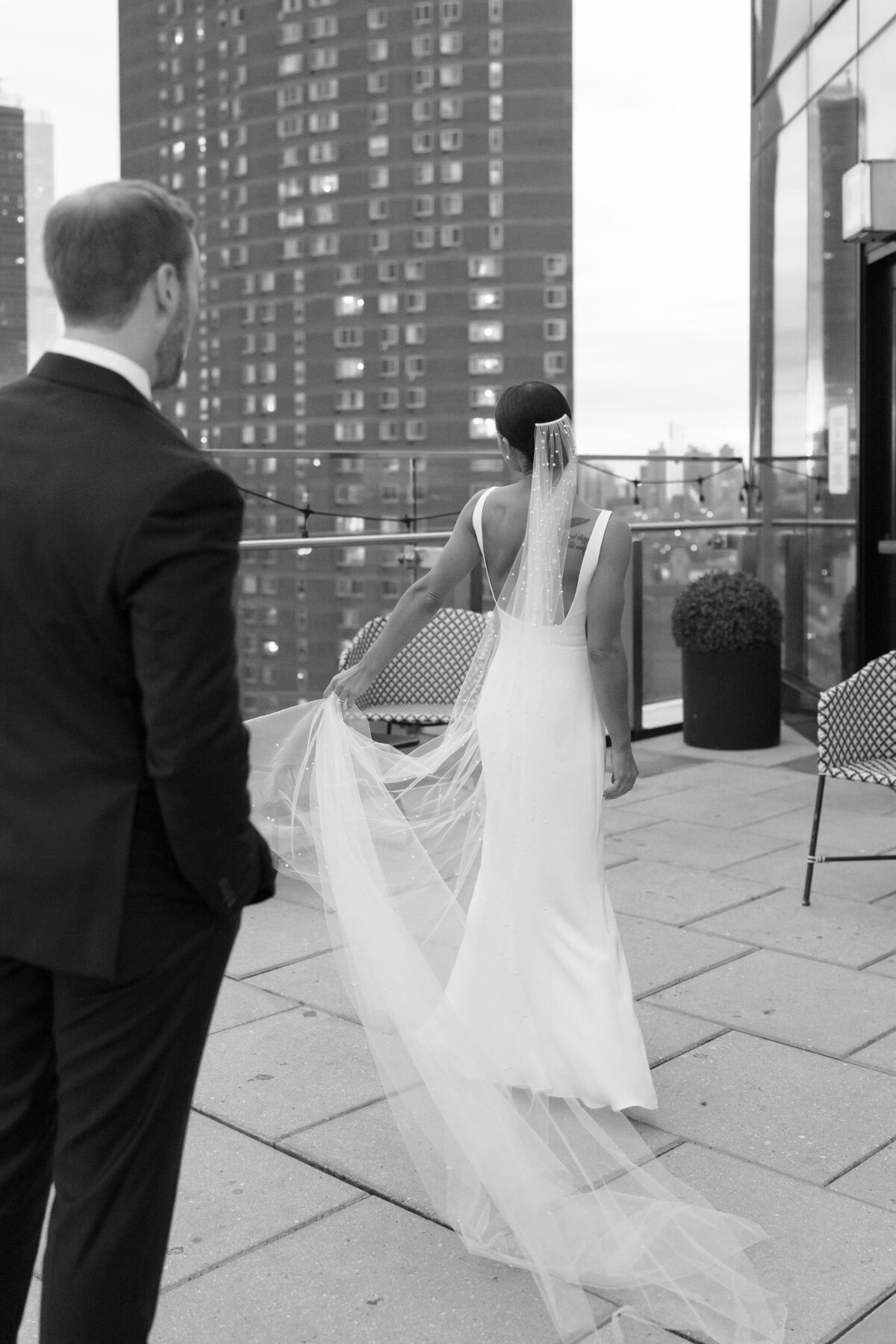 NYC  Bride + Groom by Lisa Blanche Photography