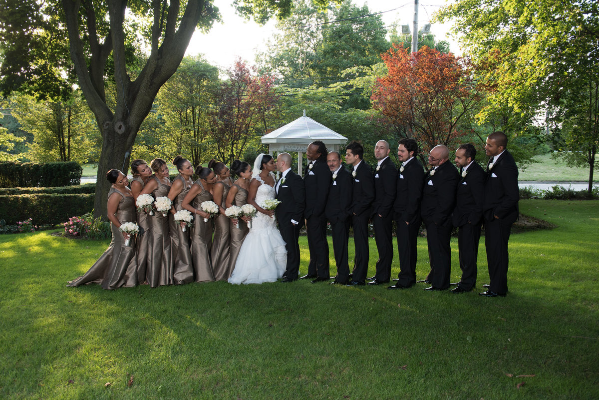Bridal party at Westbury Manor