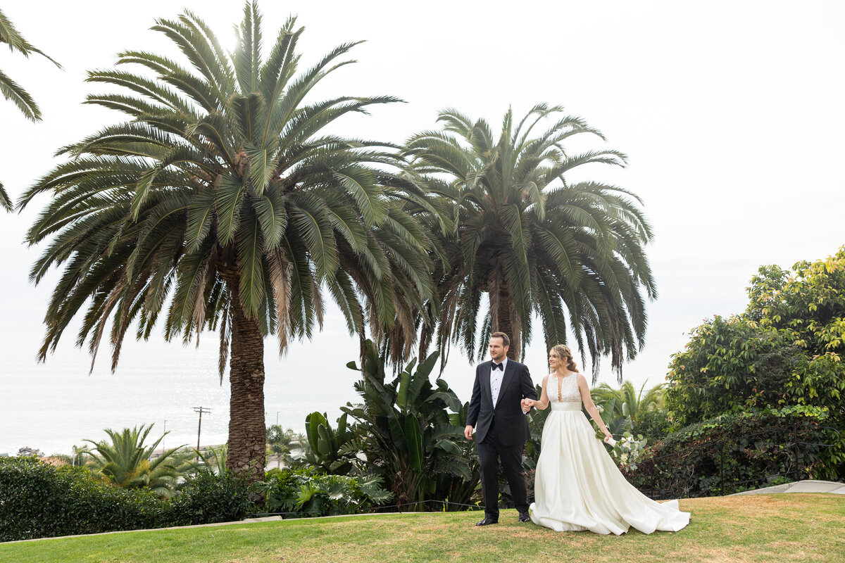 Couple walking overlooking the Ocean