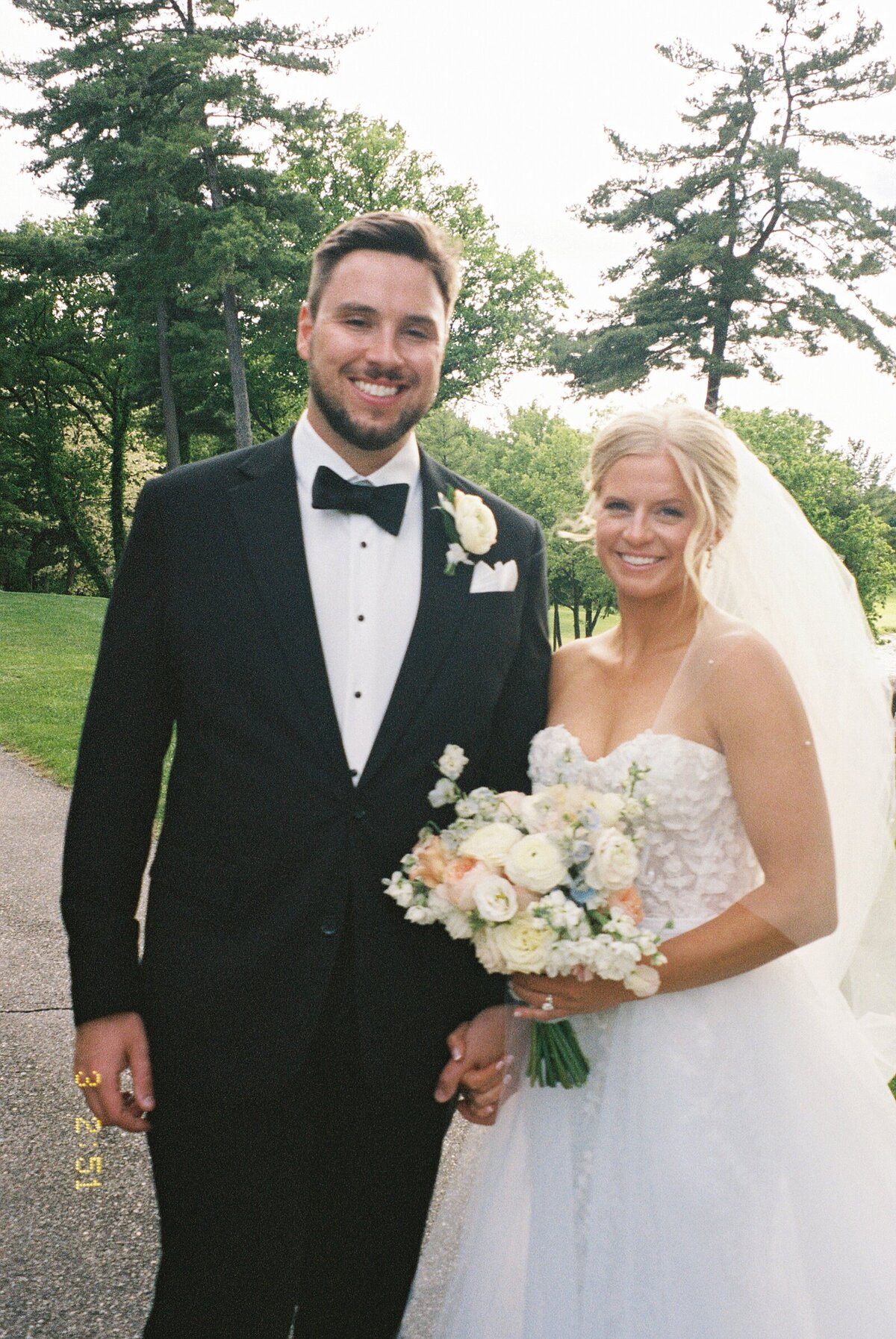 Oak-pointe-country-club-wedding_1315