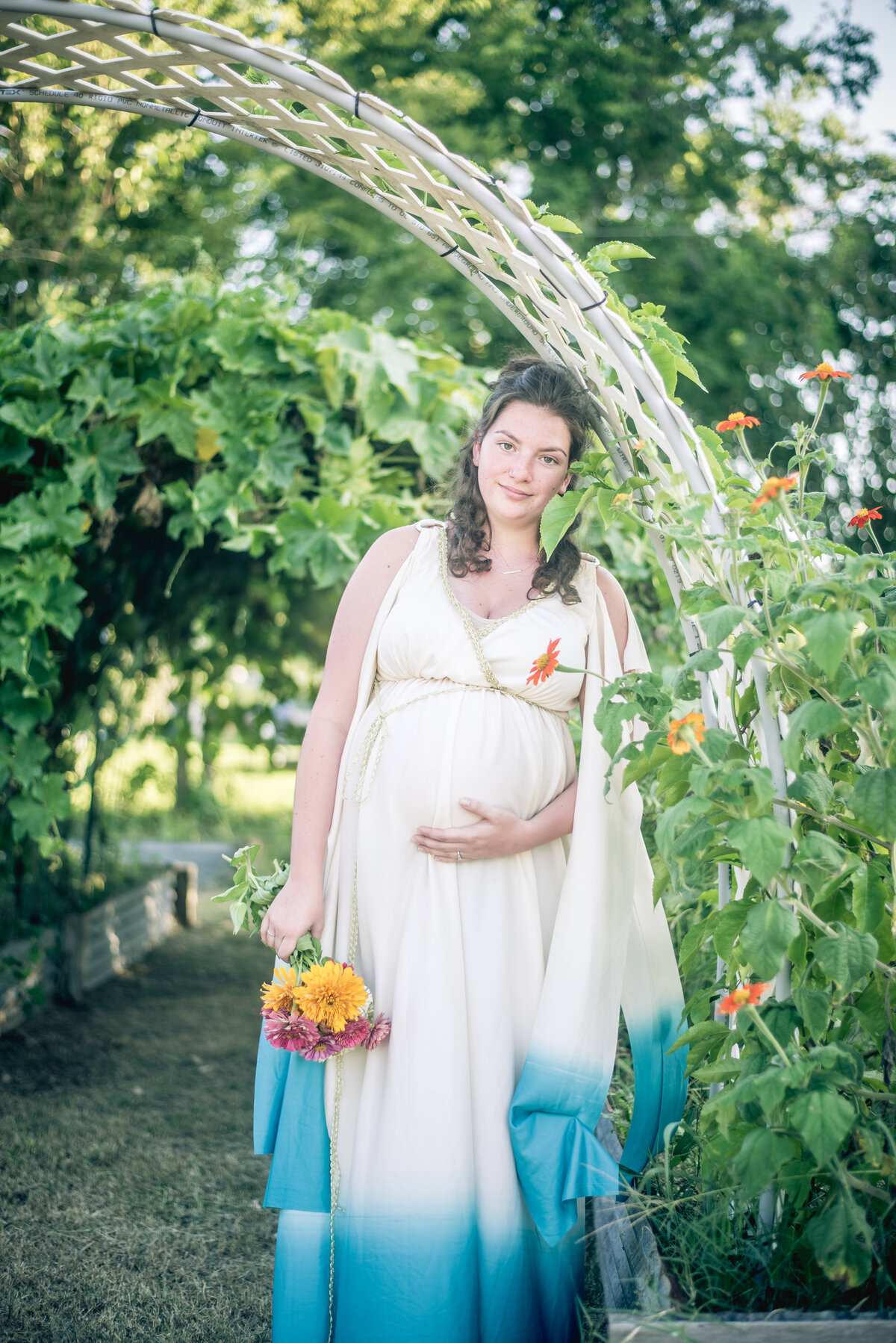 Maternity photoshoot in Santa Fe Texas at the Little Ranch Farm