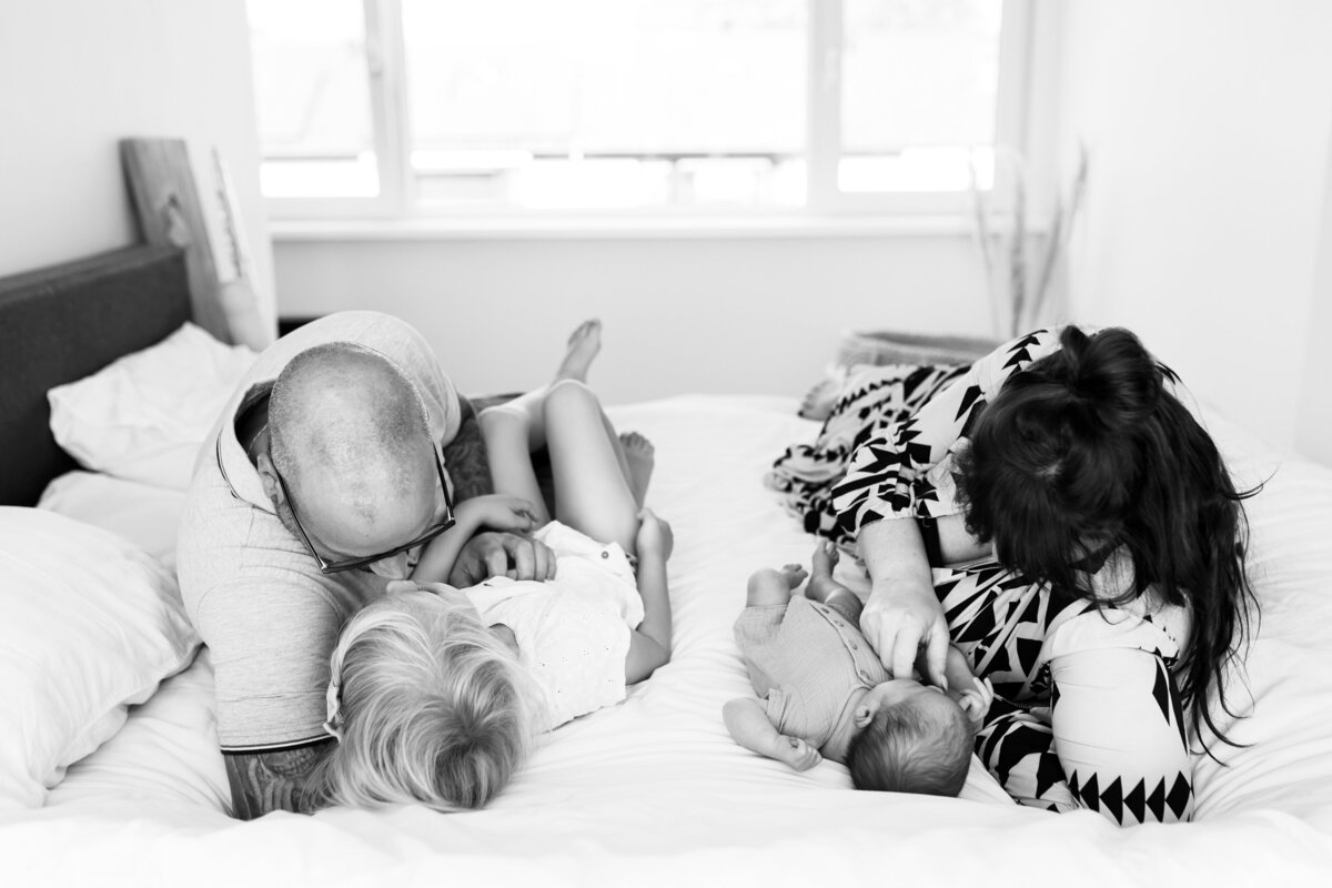 jong gezin aan huis fotografie