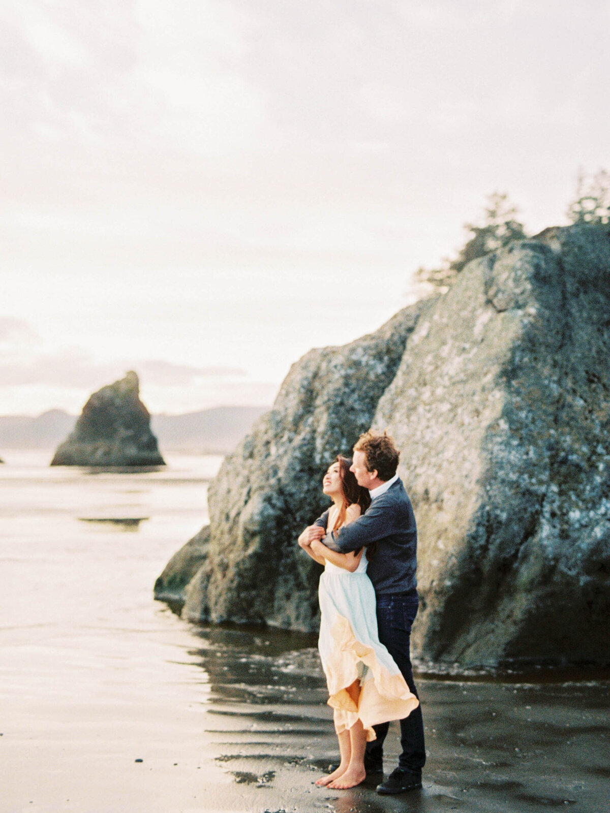 the-new-romantic-east-coast-luxury-wedding-photographer-fine-art-coastal-engagement-session-8