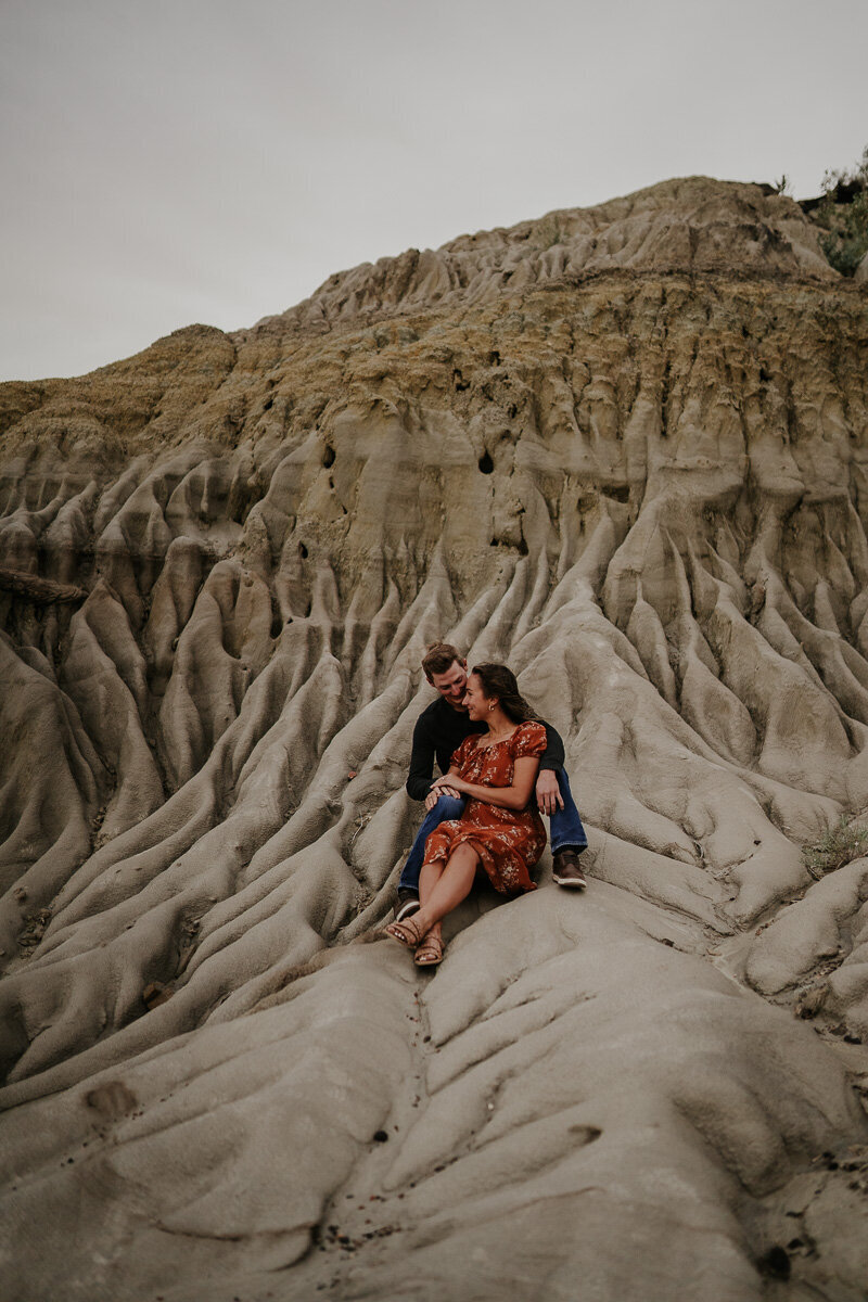 lumy+co_badlands-local-buffalo-jump-engagement-photographer-16