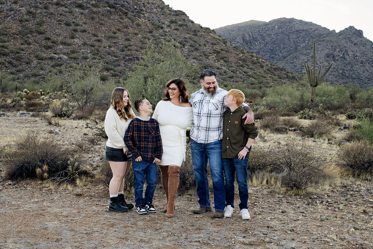Arizona-Desert-Family-Photoshoot