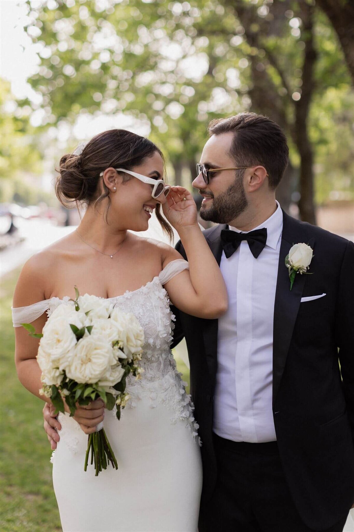 Bride and groom wedding photo 