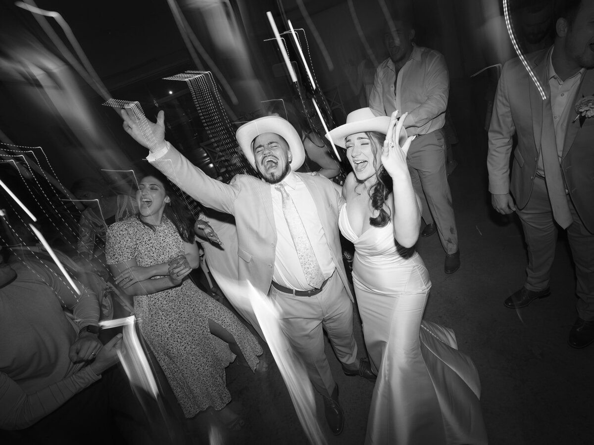 2025-04-11_AcostaWeddingSneaks_MollyMurphyPhotography-117