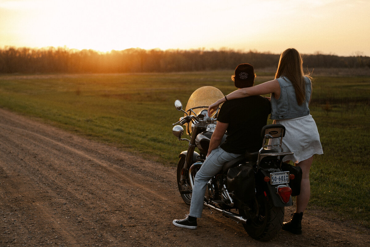 Motorcycle_Couple_session-122