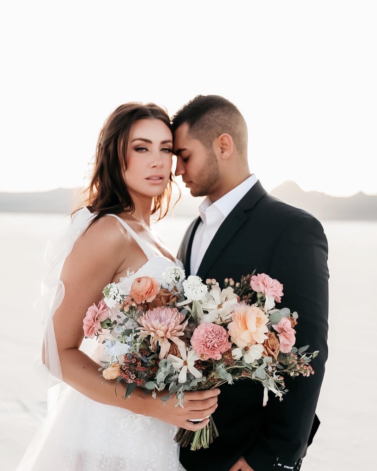 violet-arden-floral-pink-bridal-bouquet-peach