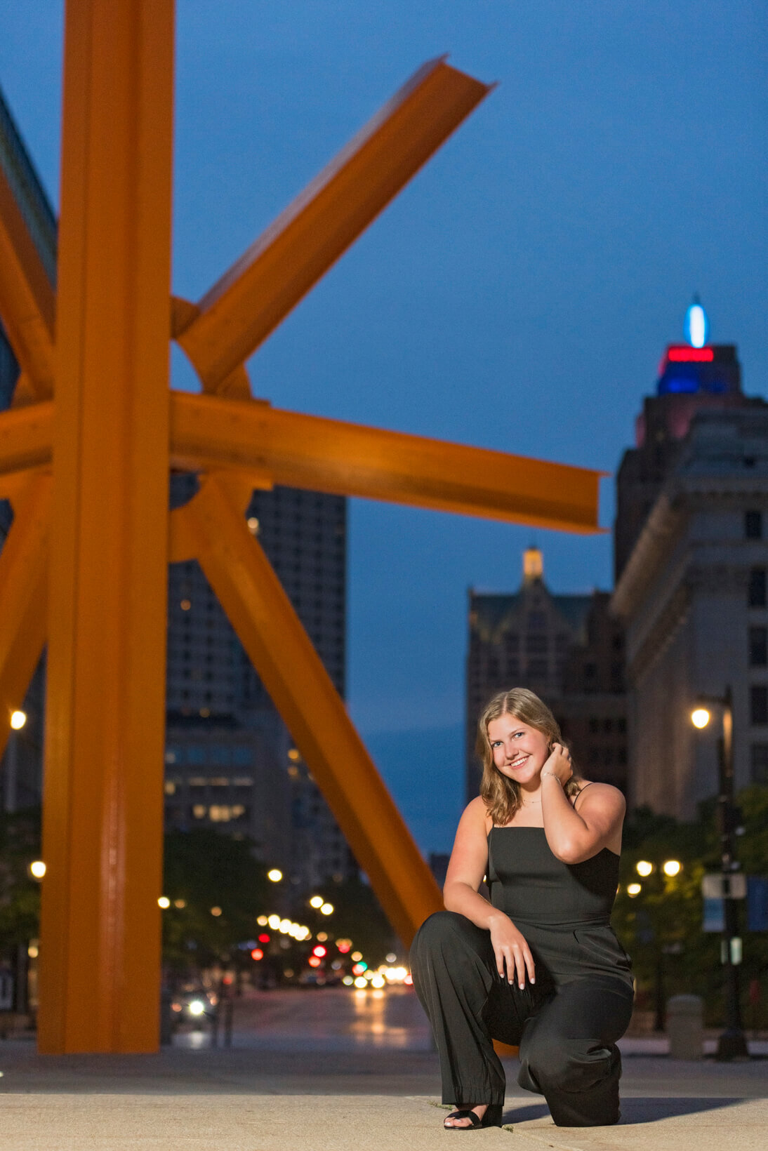 photos-in-milwaukee-orange-statue00002