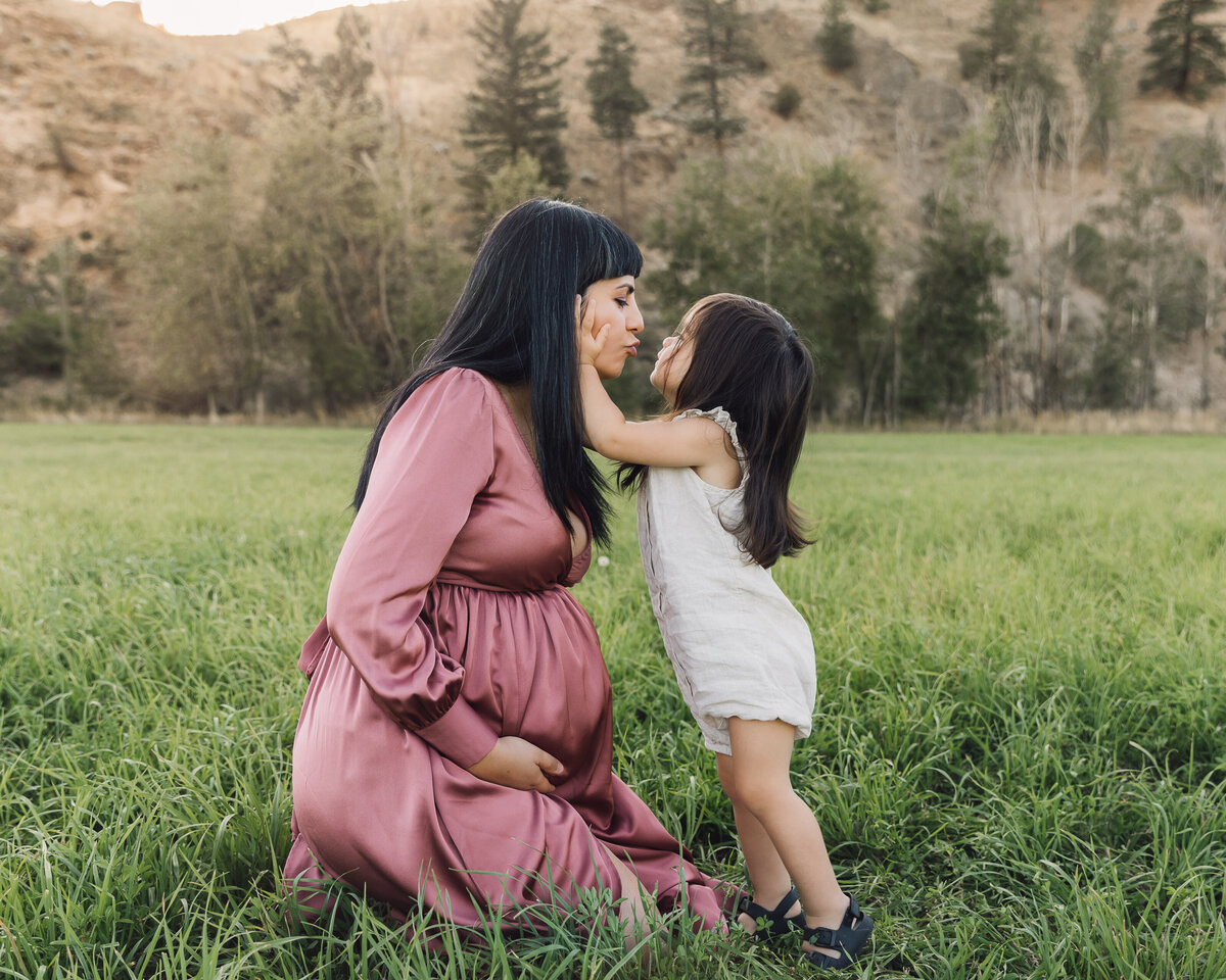 Penticton Okanagan British Columbia Maternity Photographer 31