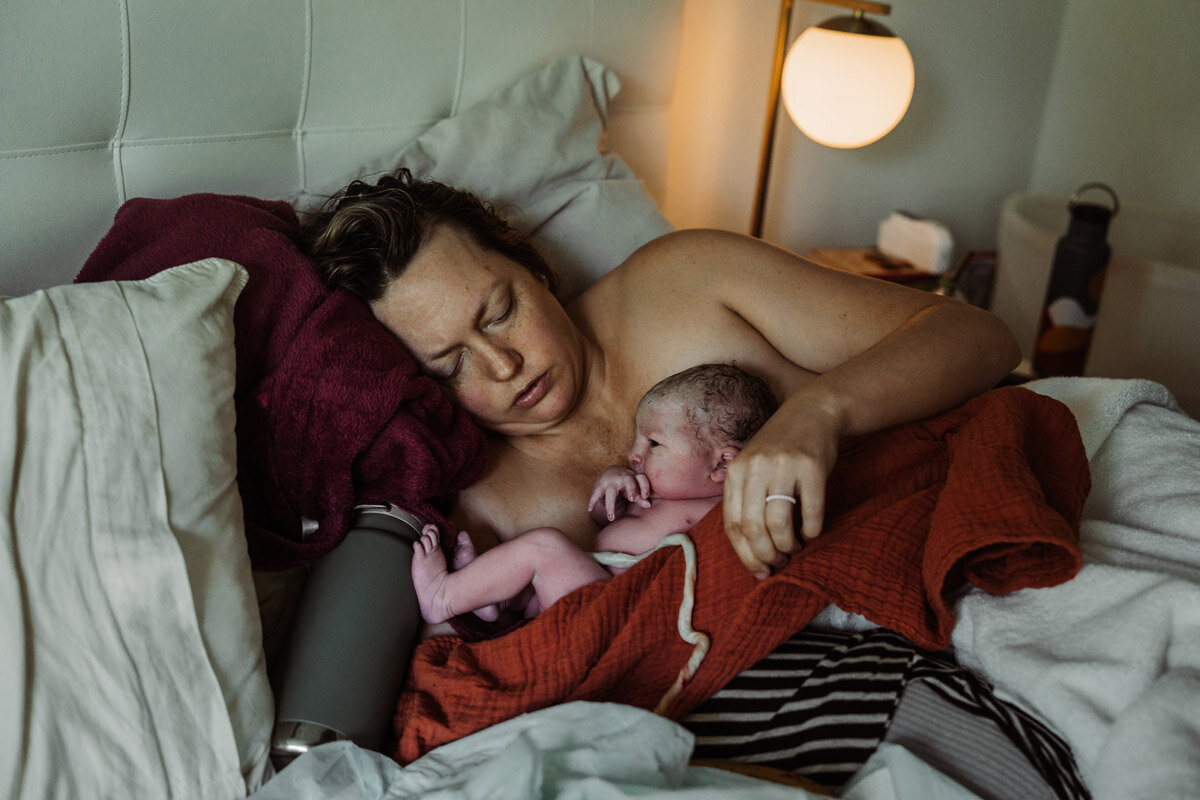 home-birth-photography-natalie-broders-g-058