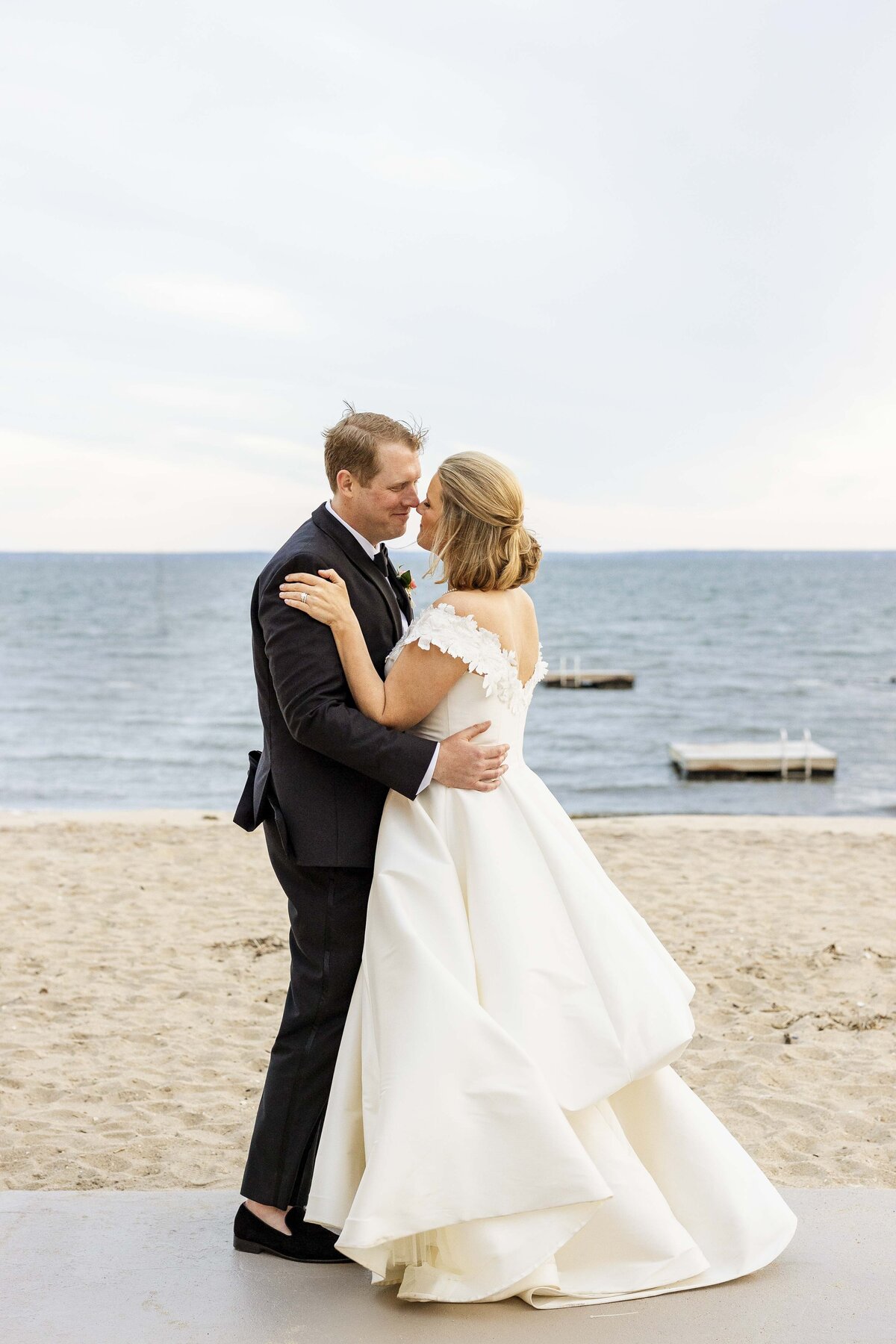 Ashley Mac Photographs - East Coast Wedding Photographer - Jersey - New York - Connecticut - Shore Club Spring Wedding with Pops of Color -42