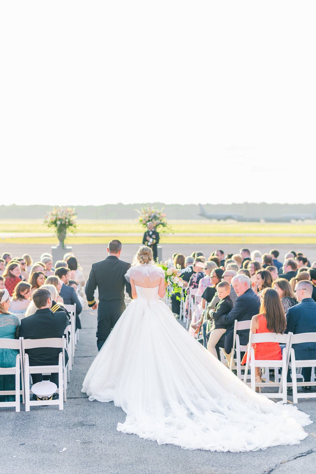 Merdian Mississippi Wedding at Key Bros Hanger _ Lauren Elliott Photography _ Sarah and TY-845