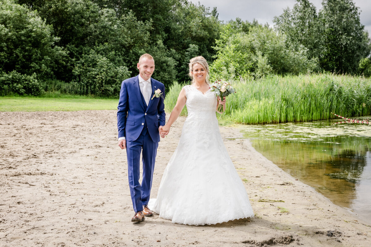 Trouwen in Friesland, trouwfotograaf, bruidsfotograaf, fotograaf Friesland (36)