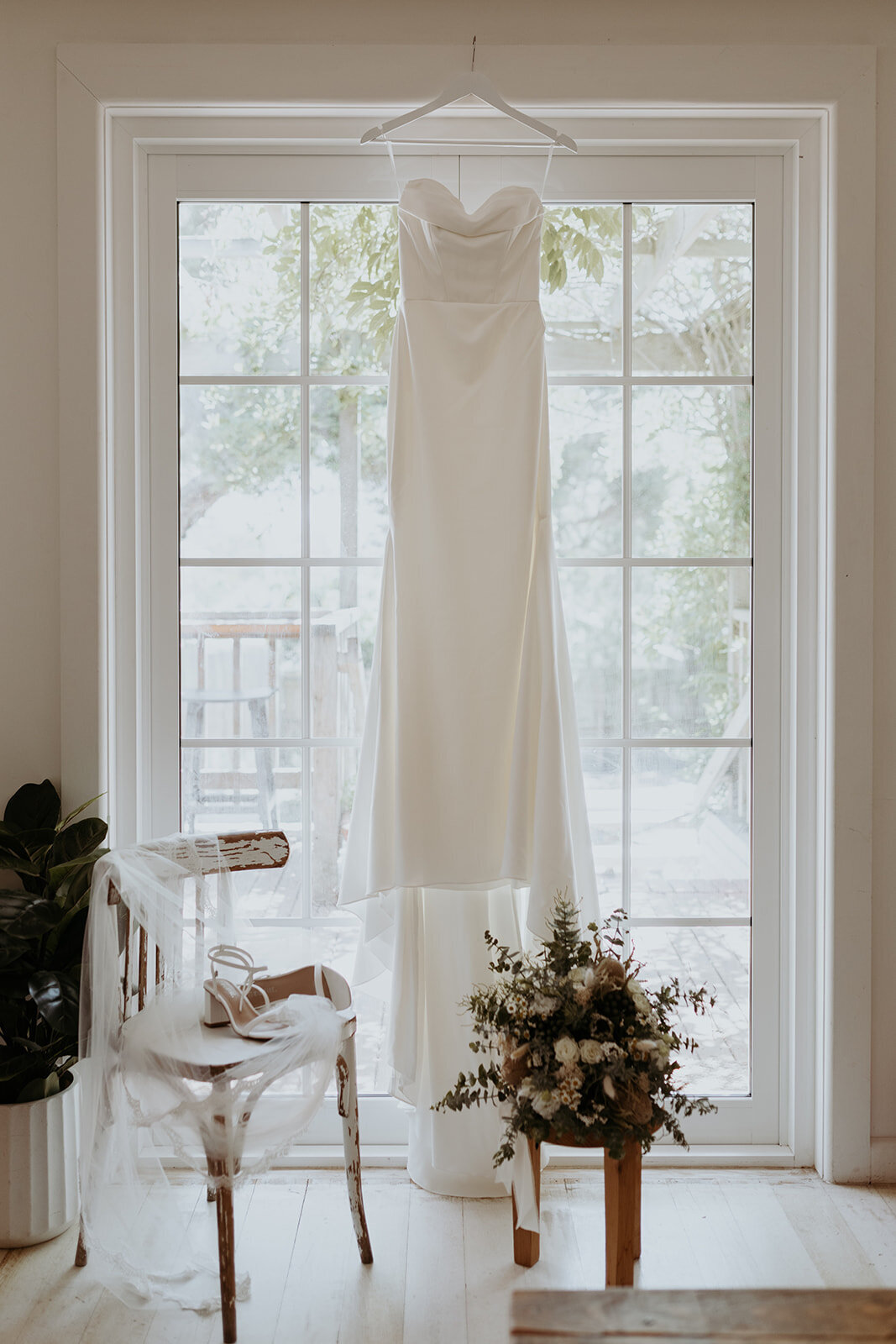 Sneak peek (11 of 195)