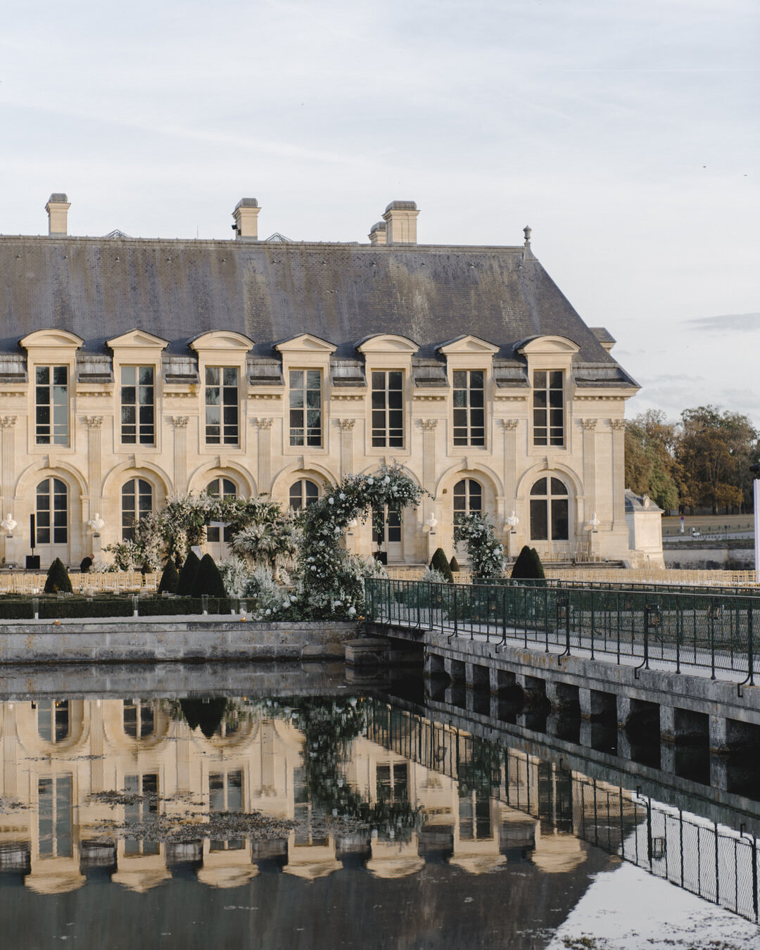 Paris Destination Wedding at Chateau de Chantilly by Alejandra Poupel Events chateau chantily 4 