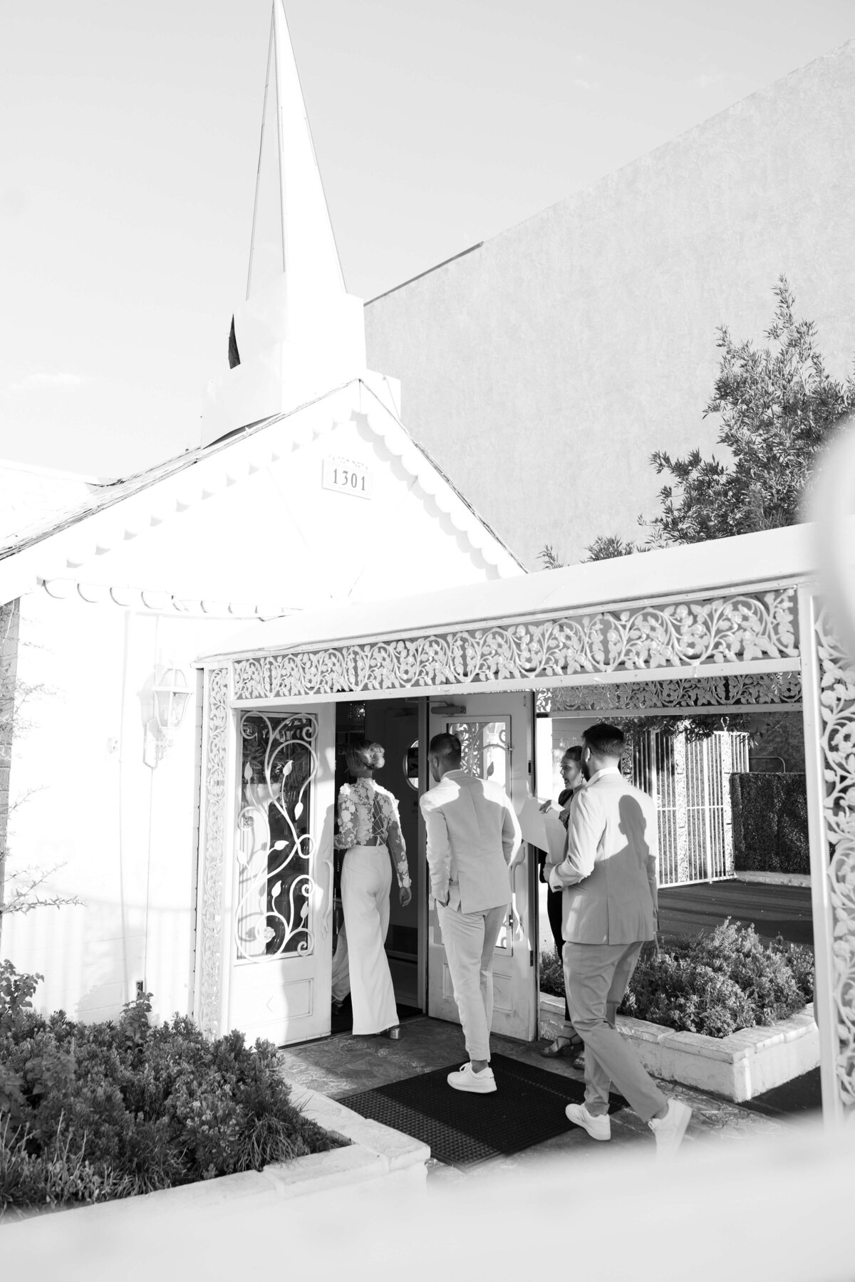 77_riskyexposure_las-vegas-elopement-photography