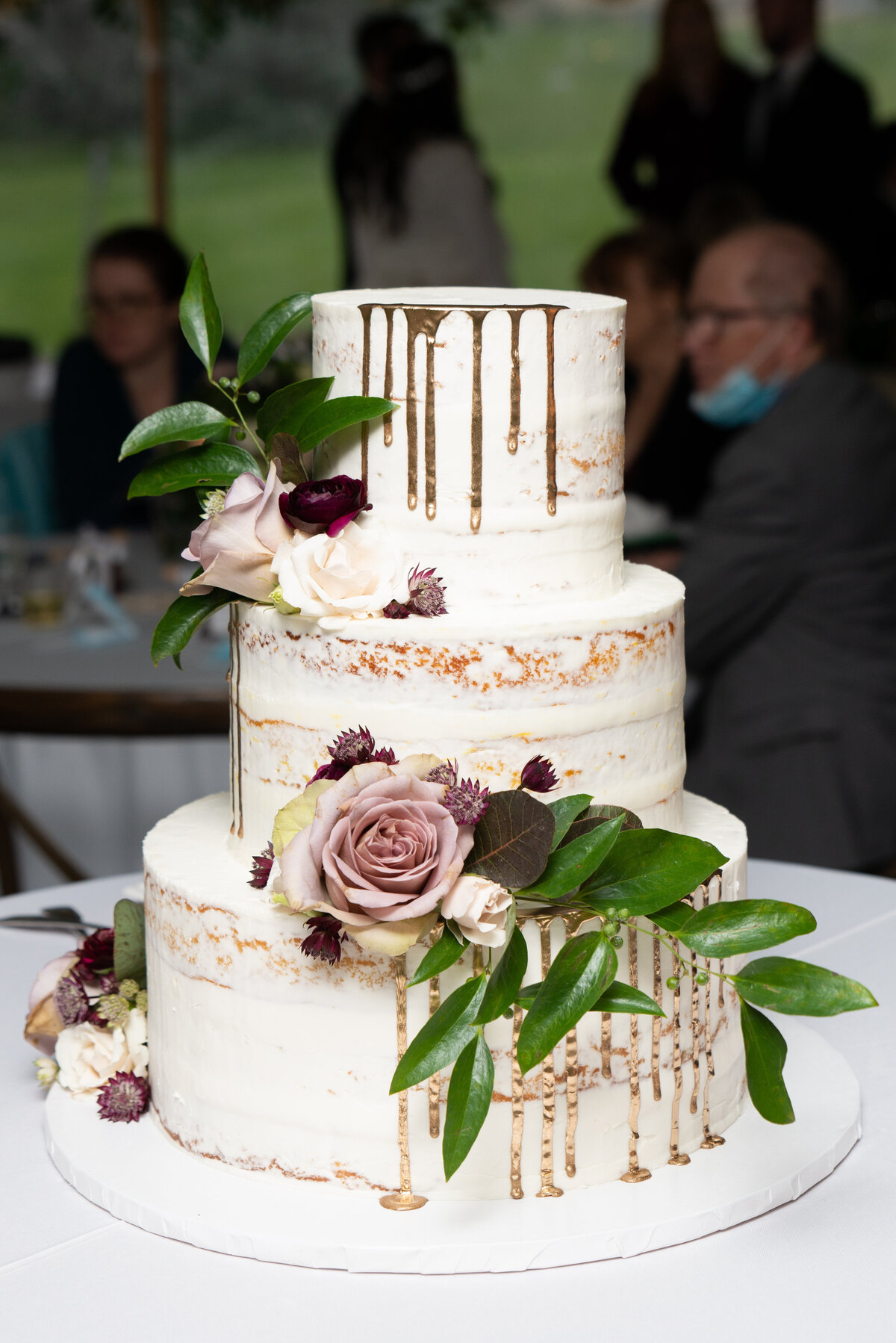 Lansing Florist Wedding Planner wedding cake