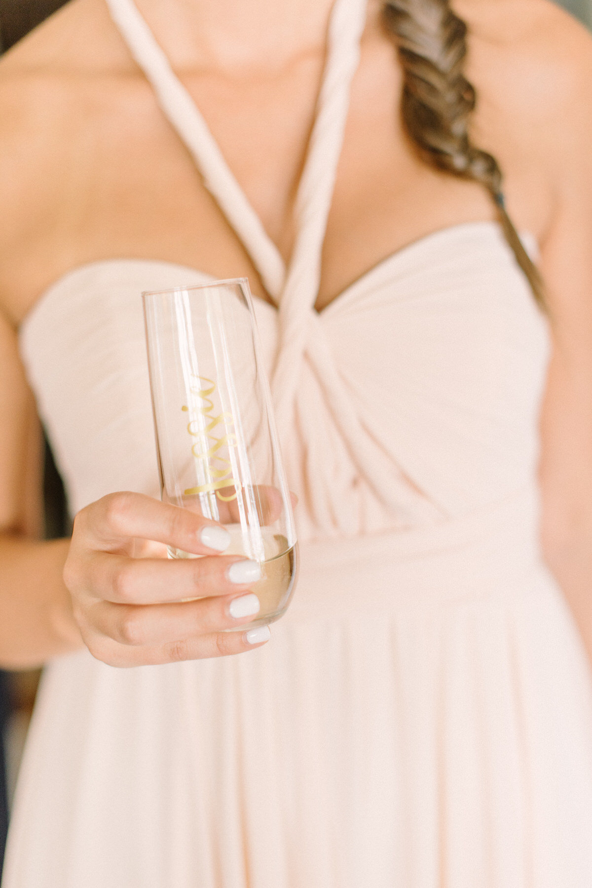 custom wine glasses, bridesmaid gift