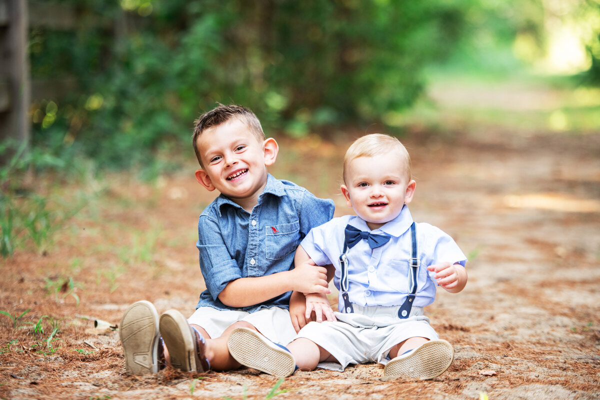 young_brothers_portrait_outdoors