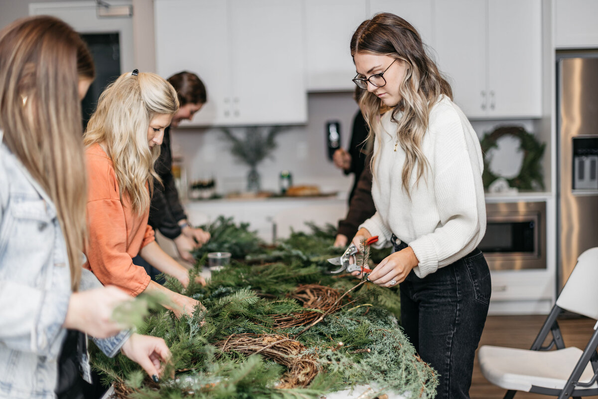 MeganBerube-FlorabyMegan-WreathClass,2021-Herriman,UT-ChristieQPhotography-53-CQP_9259-2