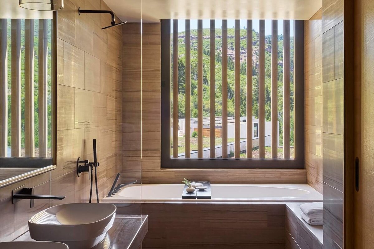 BSK_Accommodations_Sky-Room_2_03465_Cropped