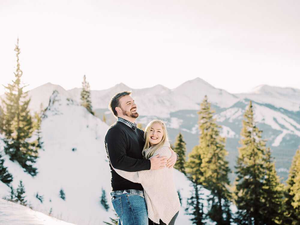 Colorado-Family-Photography-Vail-Mountaintop-Winter-Snowy-Christmas-Photoshoot13
