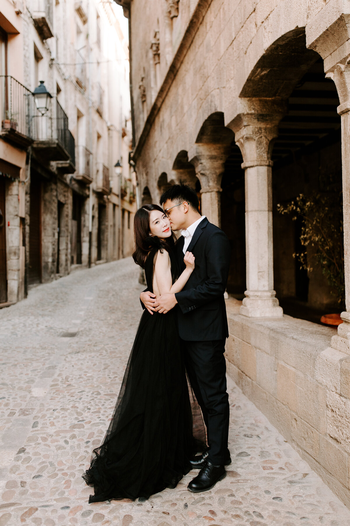 Besalu-Barcelona-Spain-wedding-photographer-elopement-black-dress34