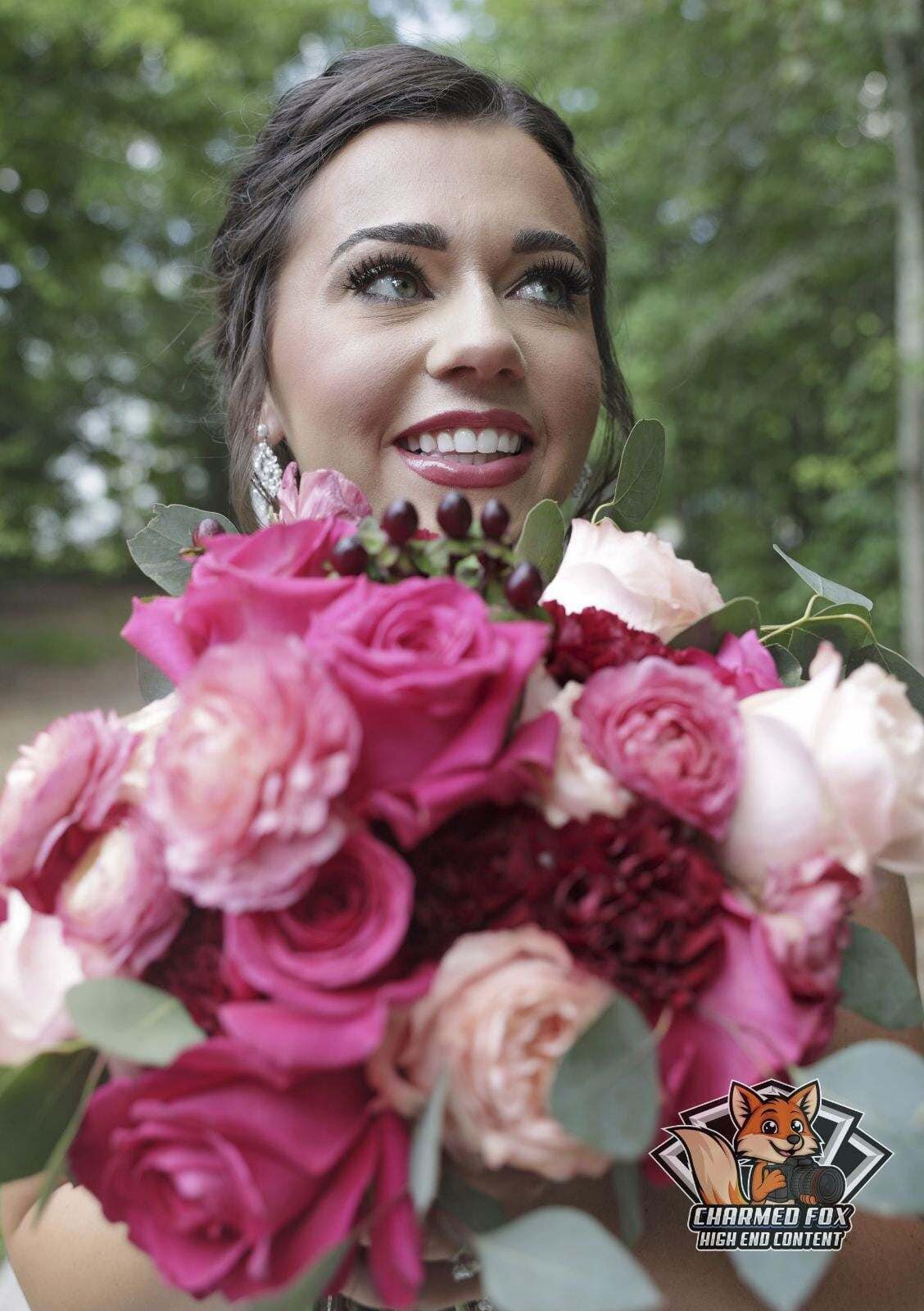 katelynn-connor-wedding-bride-bouquet