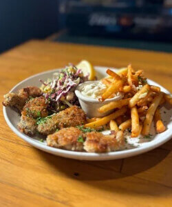 Oysters_and_fries_Stanwood_Grill_Restaurant