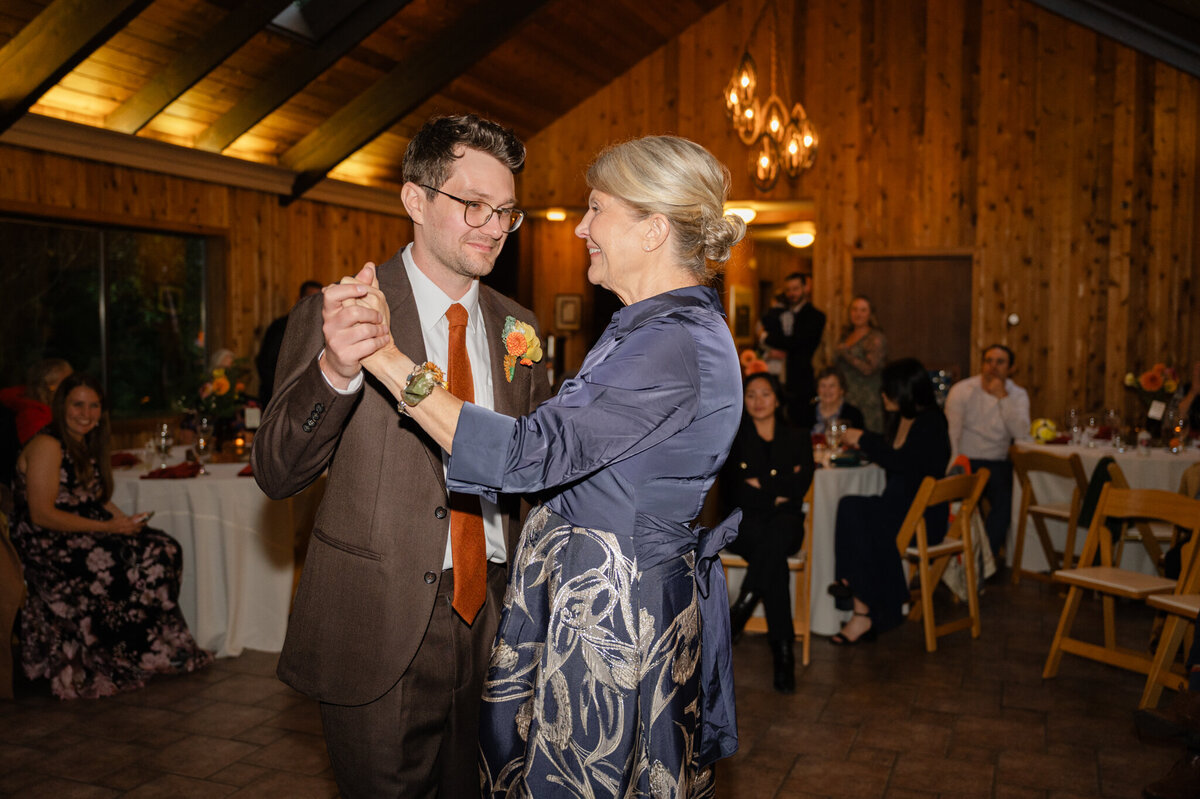 Beau-Lodge-Venue_Bellingham-Wedding-Photographer_Caylie-Mash_JK38